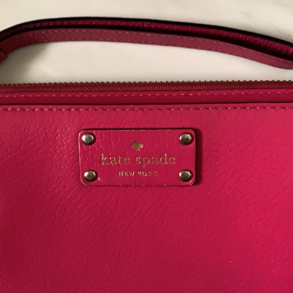 Kate Spade Bright Pink Wristlet Wallet Purse - Picture 2 of 8